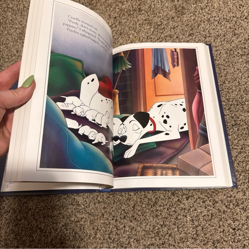 Disney Read to Me Treasury Classics Tales  Gold Leaf Pages Hardcover EUC - Picture 7 of 11
